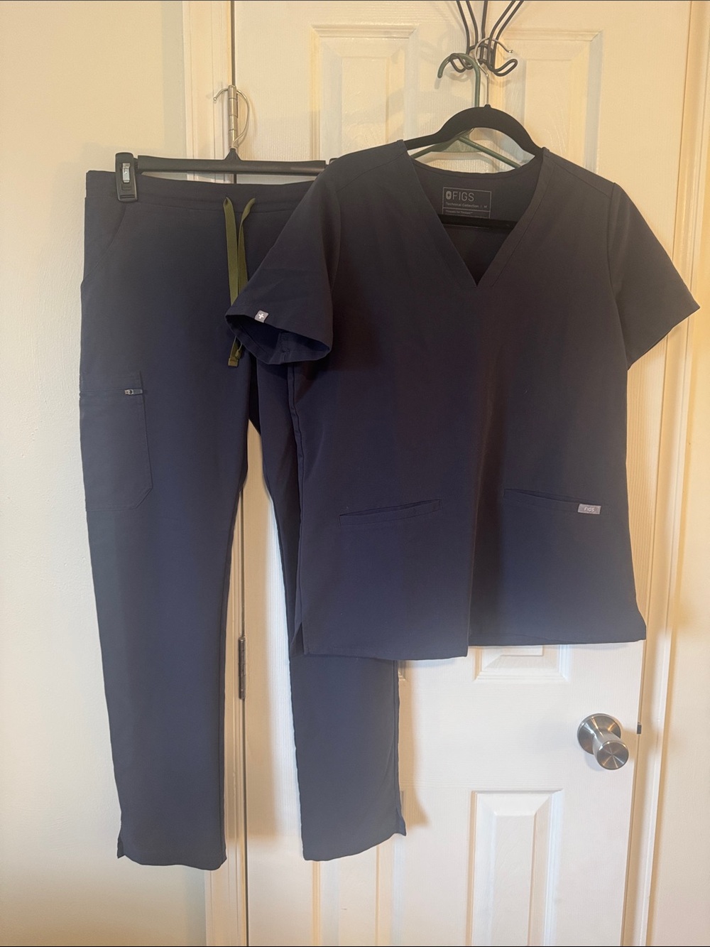 Figs Quiet Navy V-Neck Scrub Top and Drawstring Pants